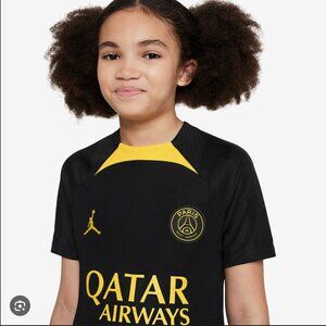 PSG 2023-2024 Kit Jersey Youth Size Large Slim fit Black and Yellow Dri-Fit